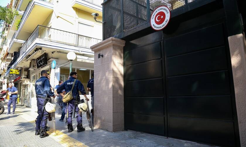 Θεσσαλονίκη: Στον εισαγγελέα θα οδηγηθούν οι συλληφθέντες για τη διαμαρτυρία στο τουρκικό προξενείο