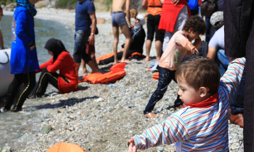 Προσφυγικό: Μετακινούνται στην ενδοχώρα 1.000 πρόσφυγες από τα νησιά