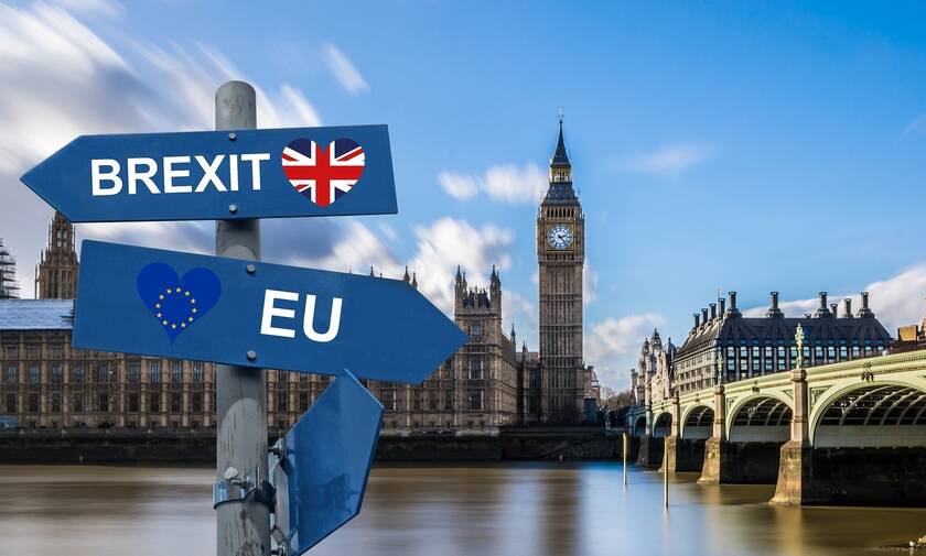 Βρετανία: Παρουσιάστηκε το πλήρες κείμενο του νομοσχεδίου για το Brexit