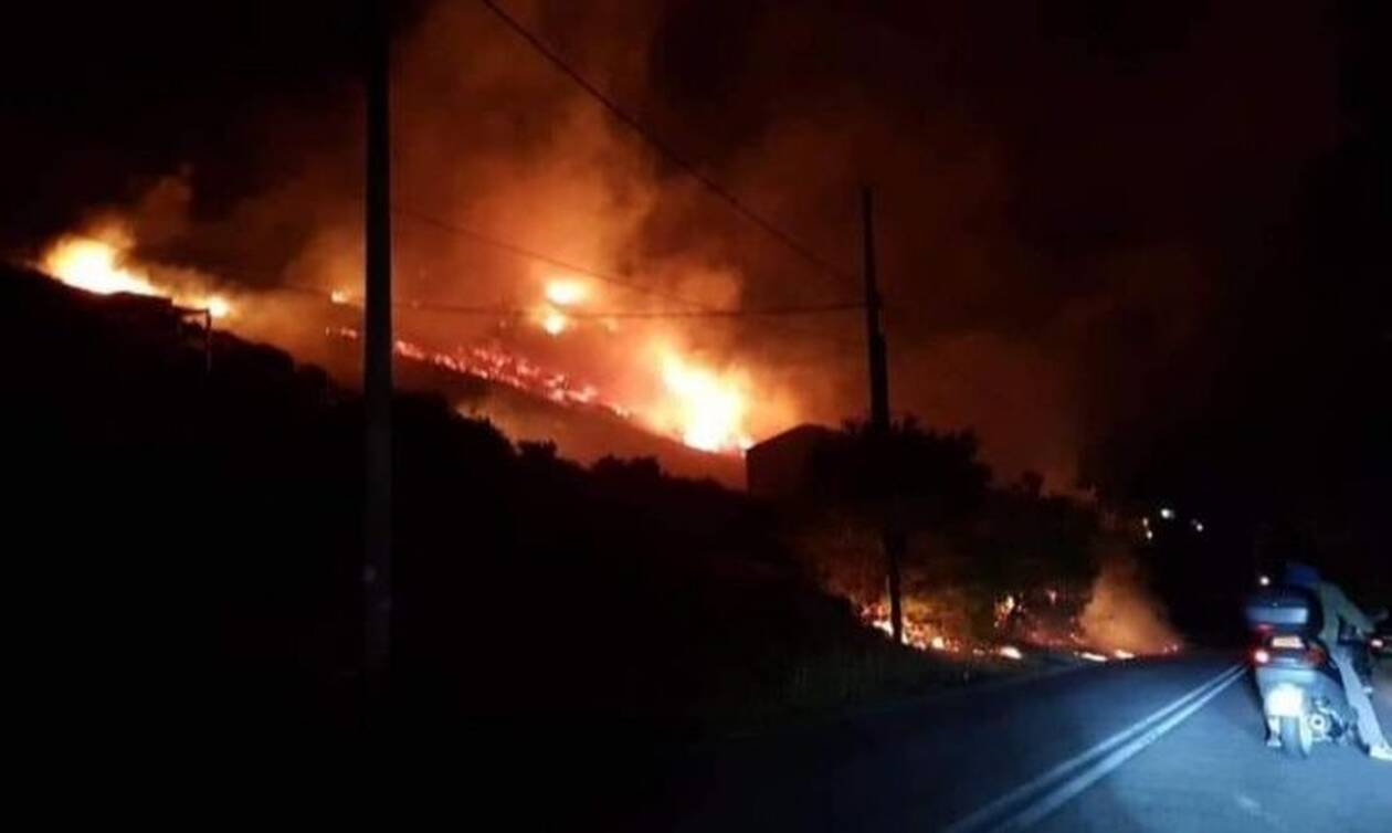 Φωτιά: Πύρινη «κόλαση» στο Πόρτο Ράφτη - Απειλούνται κατοικίες