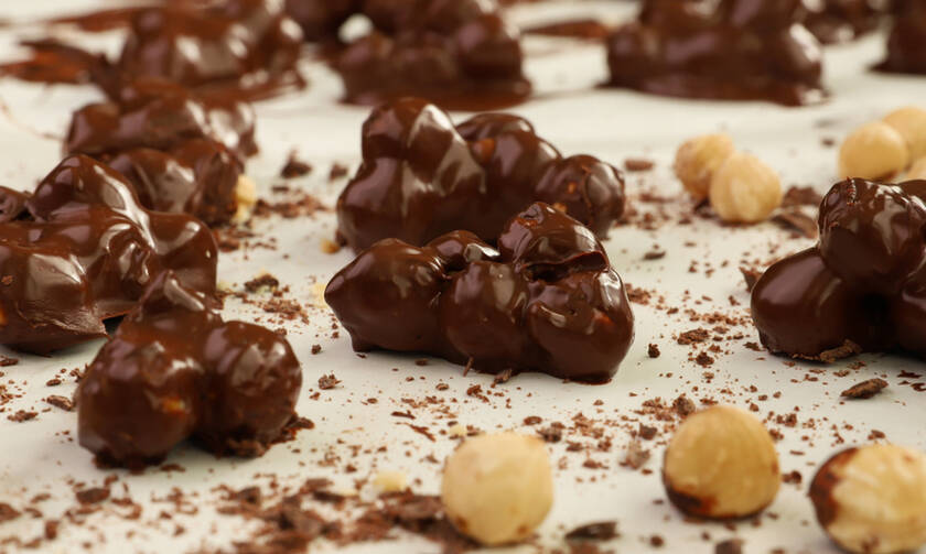 Η γλυκιά συνταγή της ημέρας: Σοκολατάκια με φουντούκια