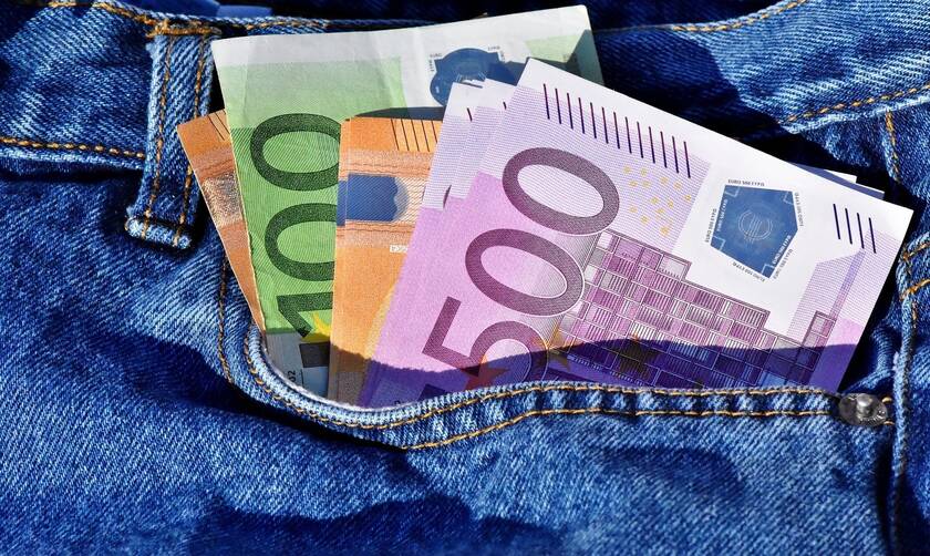 Αναδρομικά: Ποιοι θα δουν αυξήσεις έως και 120 ευρώ - Πότε θα πάρουν τα χρήματα