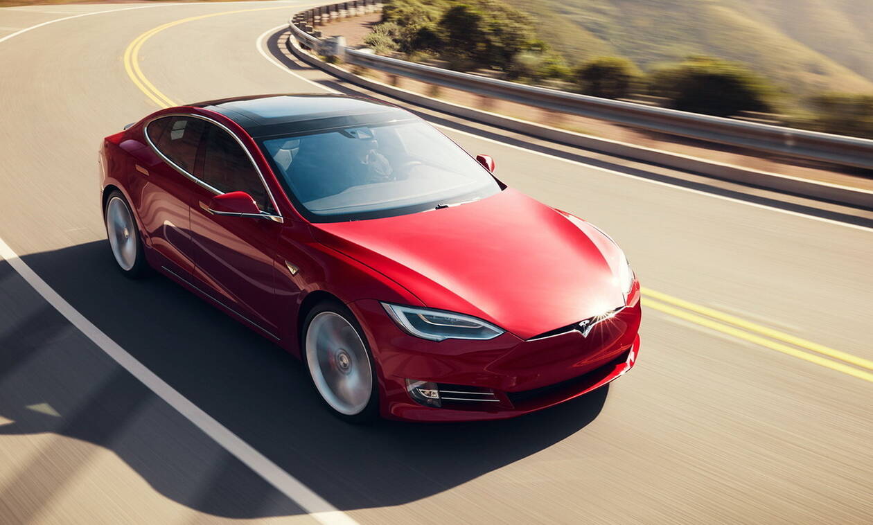 Οι κρυφές χειρολαβές του Tesla Model S αποδείχθηκαν παγίδα θανάτου