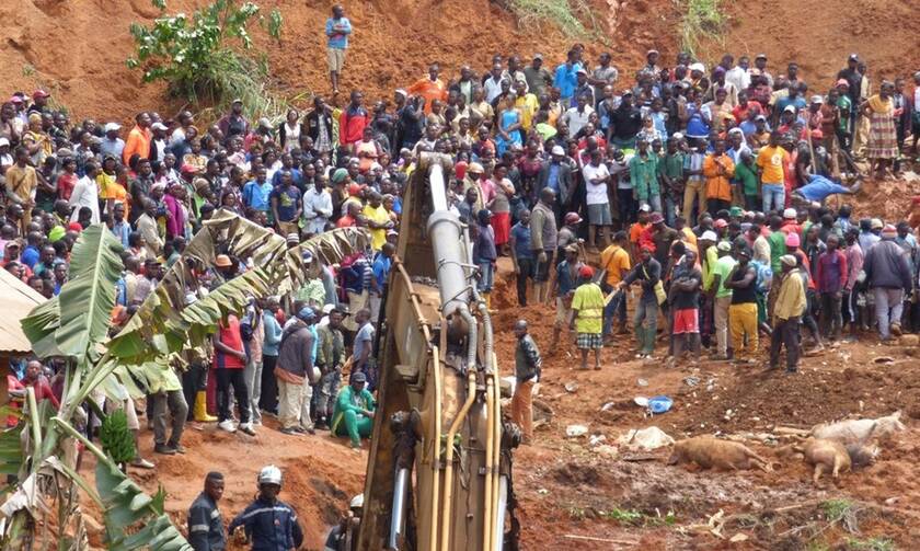 Τραγωδία στο Καμερούν: Τουλάχιστον 42 νεκροί σε κατολίσθηση (pics)