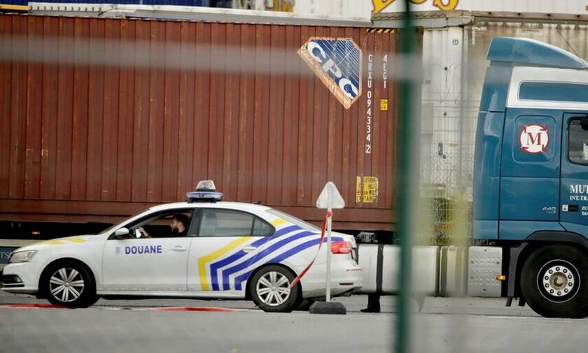 Συναγερμός στο Βέλγιο: Η αστυνομία εντόπισε ζωντανούς άλλους 12 μετανάστες σε φορτηγό - ψυγείο