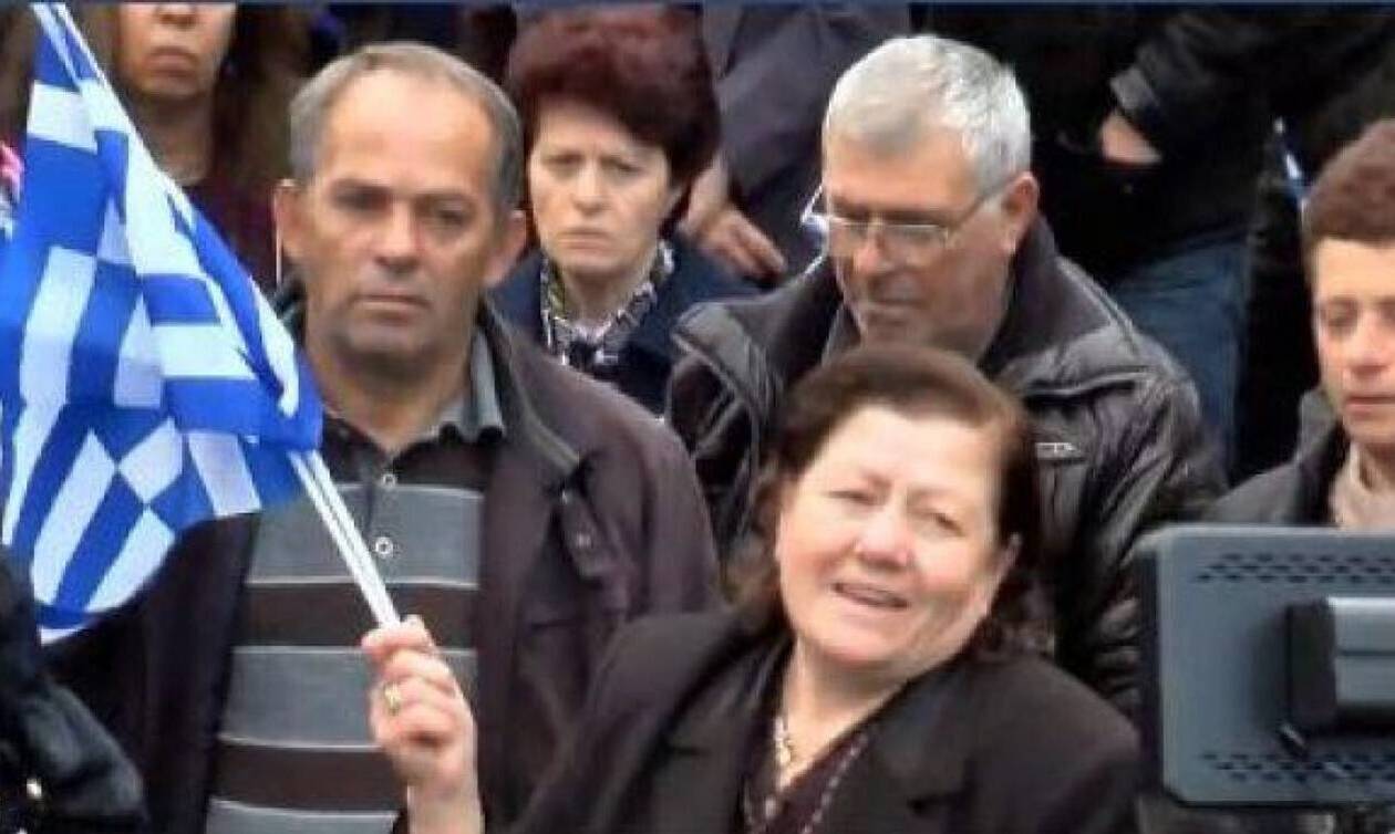 Αλβανία: Απειλούν με φυλάκιση τη μάνα του Κατσίφα για τις δηλώσεις στο μνημόσυνο του γιου της