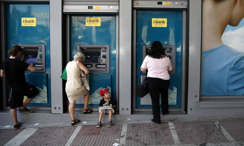 National and Piraeus Banks suspend selective customer fees at ATMs
