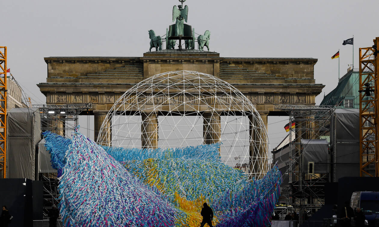 Η Γερμανία τιμά την επέτειο της πτώσης του Τείχους του Βερολίνου (pics&vid)
