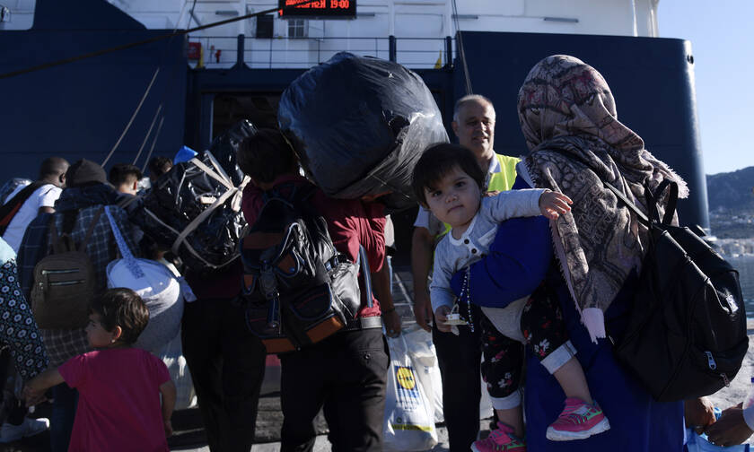 Στον Πειραιά το «Νήσος Σάμος» με 75 πρόσφυγες και μετανάστες από τη Μυτιλήνη	