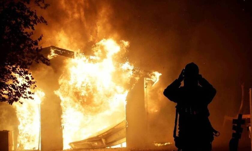 Αυστραλία: Μάχη με τις πυρκαγιές δίνουν οι πυροσβέστες - Θα κινδυνεύσουν σπίτια και ζωές
