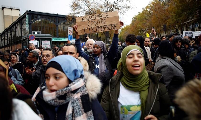 Γαλλία: Χιλιάδες άνθρωποι στους δρόμους του Παρισιού για να καταδικάσουν την ισλαμοφοβία