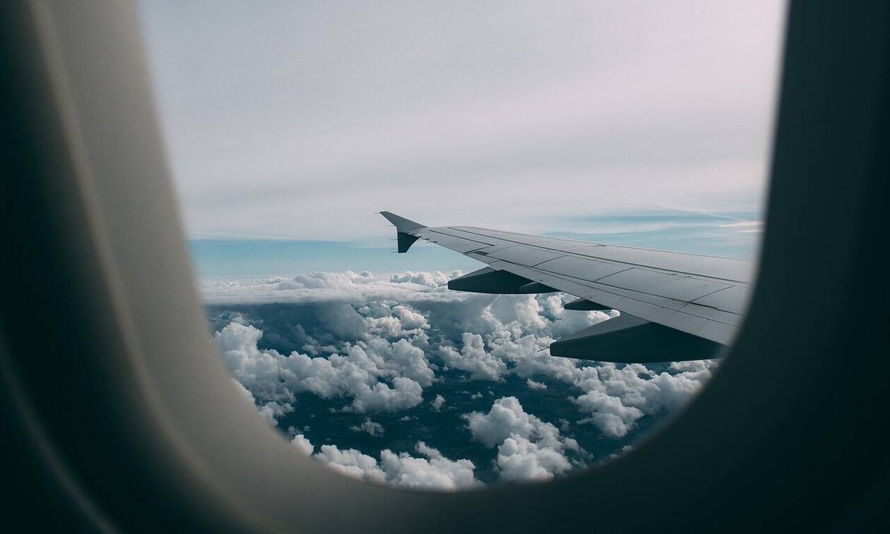 Τρομακτικές εικόνες: Αεροπλάνο γλιστράει σε παγωμένο διάδρομο – Σε κατάσταση πανικού οι επιβάτες