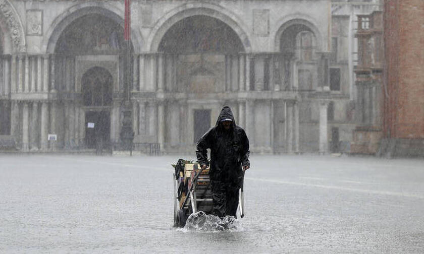 Εικόνες Αποκάλυψης από την κακοκαιρία στην Βενετία – Τουλάχιστον δύο νεκροί (pics+vids)