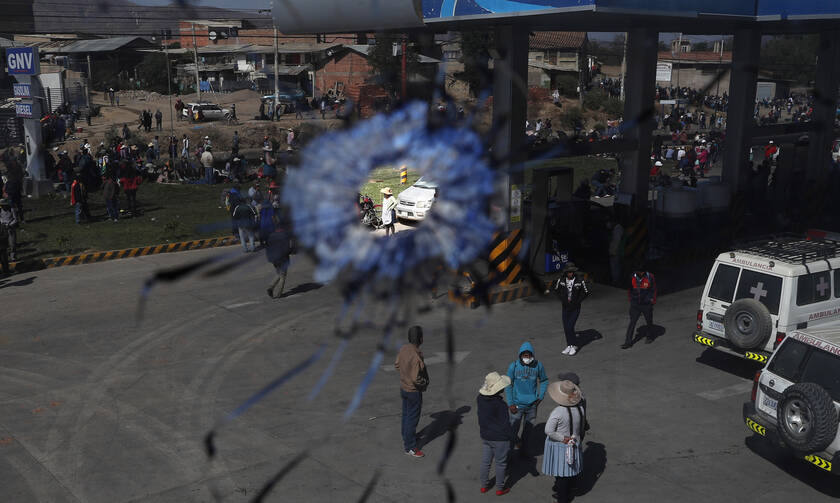 Χάος στη Βολιβία: Κλιμακώνεται η βία - Τέσσερις ακόμα νεκροί σε διαδηλώσεις (pics&vids)