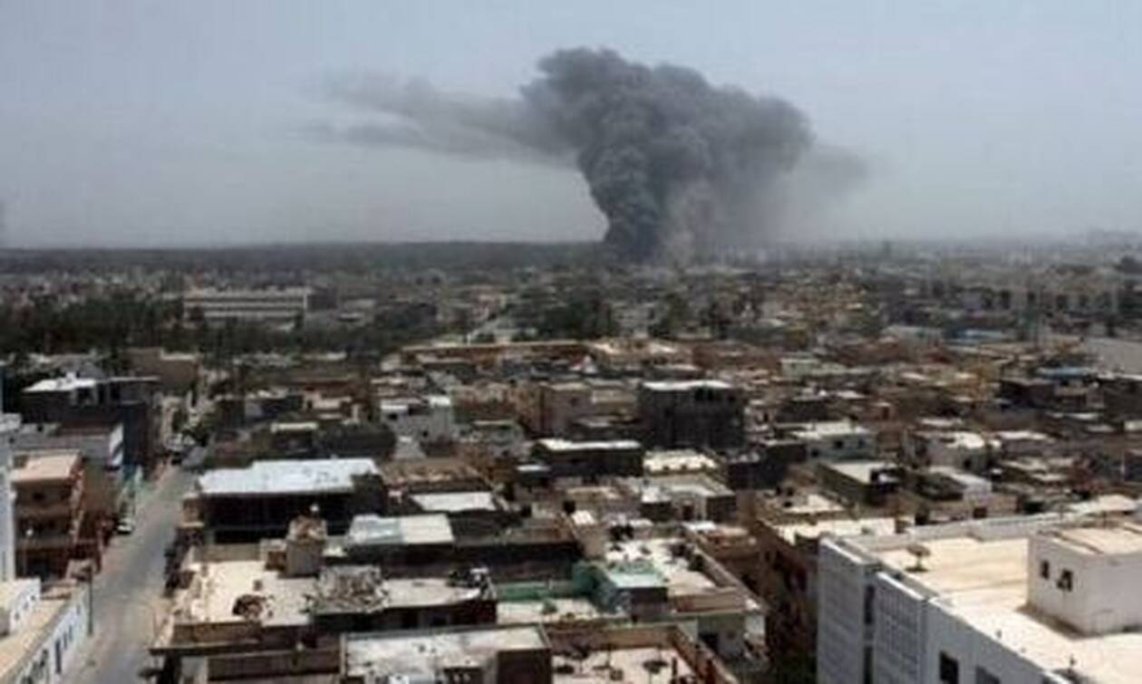 Λιβύη: Δέκα νεκροί και 35 τραυματίες σε αεροπορική επιδρομή σε εργοστάσιο μπισκότων