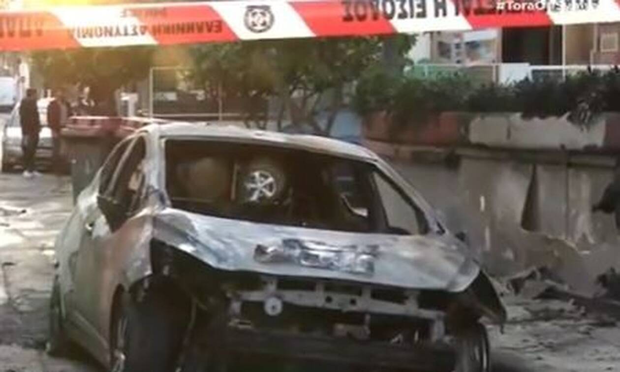 Εικόνες-σοκ στο Περιστέρι: Εμπρηστική επίθεση με γκαζάκια σε αυτοκίνητα 