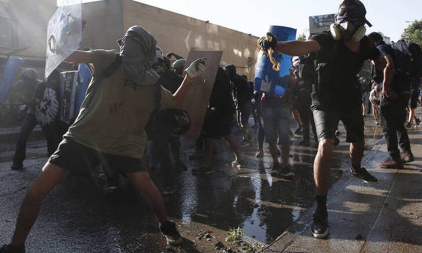 «Καζάνι που βράζει» η Χιλή: Η κυβέρνηση καλεί σε τερματισμό της βίας (pics)
