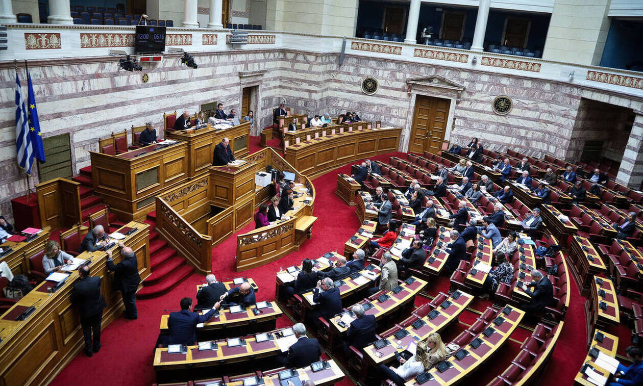 Βουλή LIVE – Συνταγματική Αναθεώρηση: H «μάχη» των πολιτικών αρχηγών 