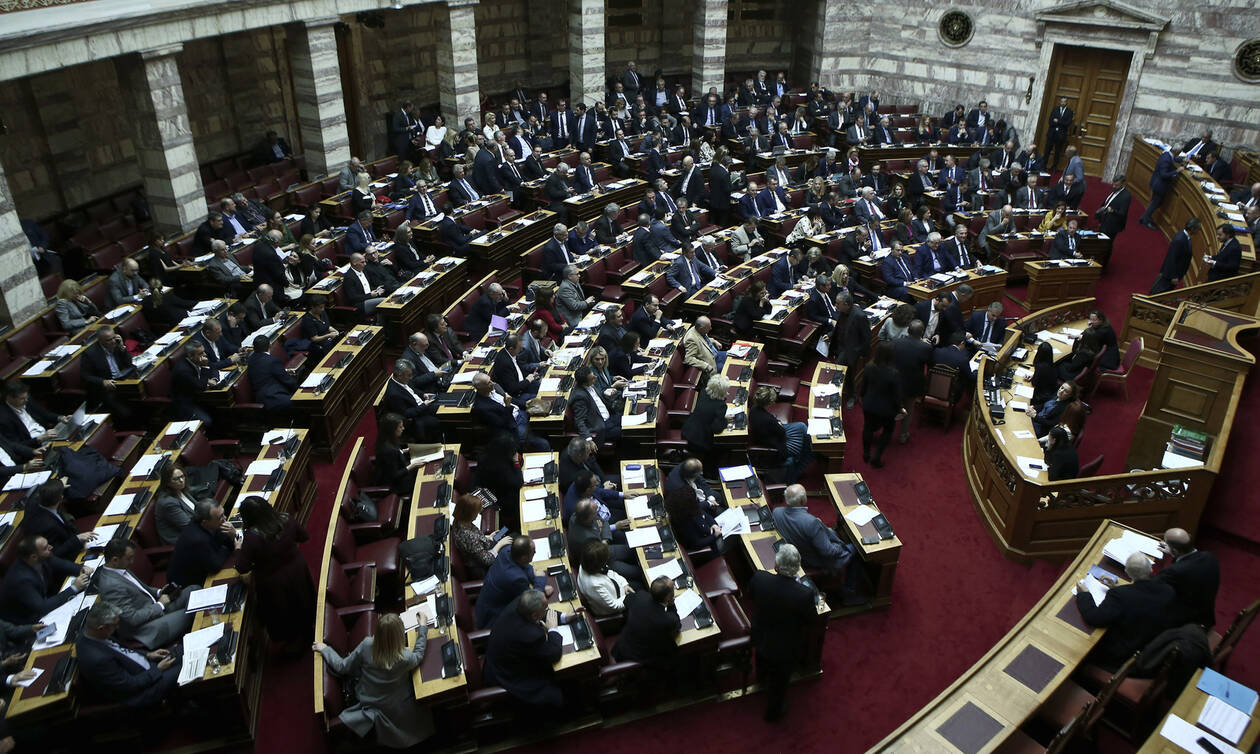 Συνταγματική Αναθεώρηση: «Πέρασαν» εκλογή ΠτΔ, ψήφος αποδήμων και βουλευτική ασυλία