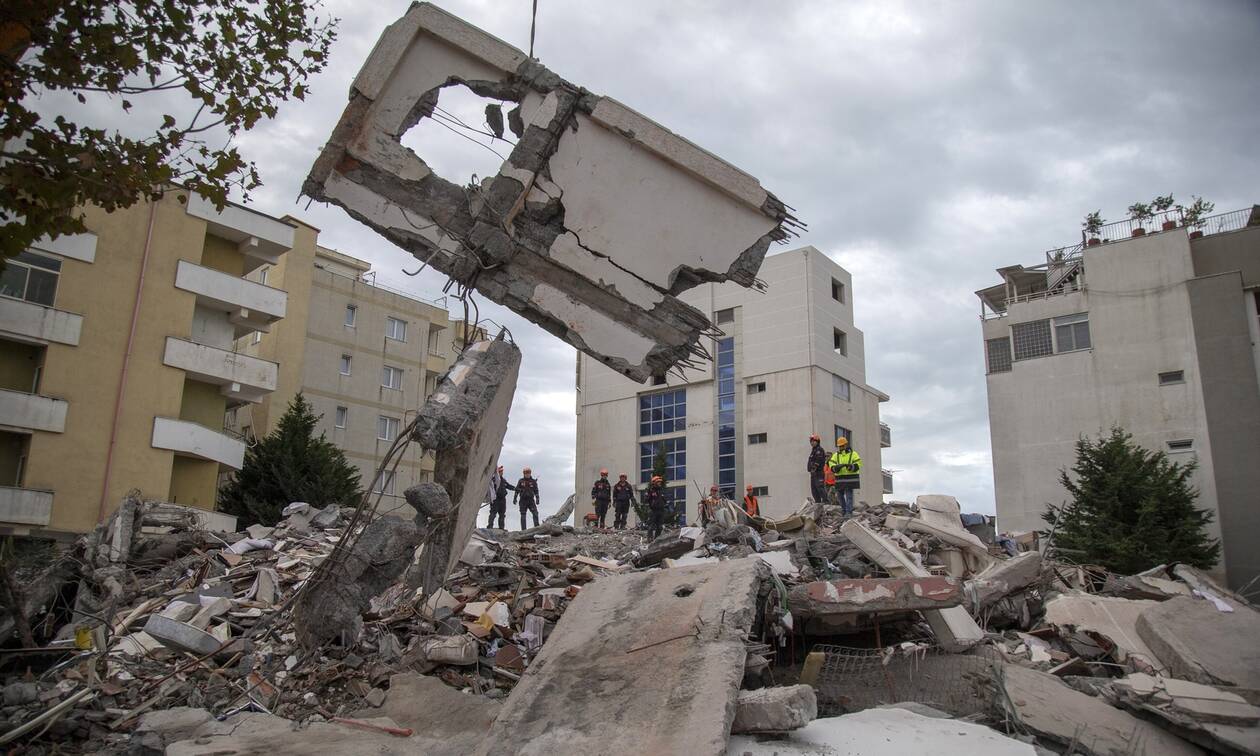 Νέος σεισμός συγκλόνισε την Αλβανία - Μάχη με το χρόνο για τους εγκλωβισμένους (pics&vids)