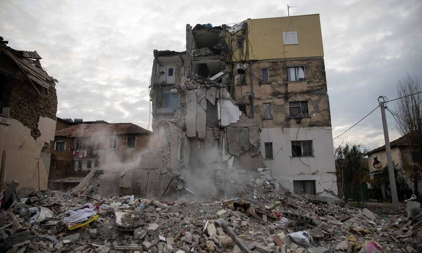 Σεισμός Αλβανία: Ξεκληρίστηκε 9μελής οικογένεια – Μητέρα βρέθηκε νεκρή αγκαλιά με τα παιδιά της