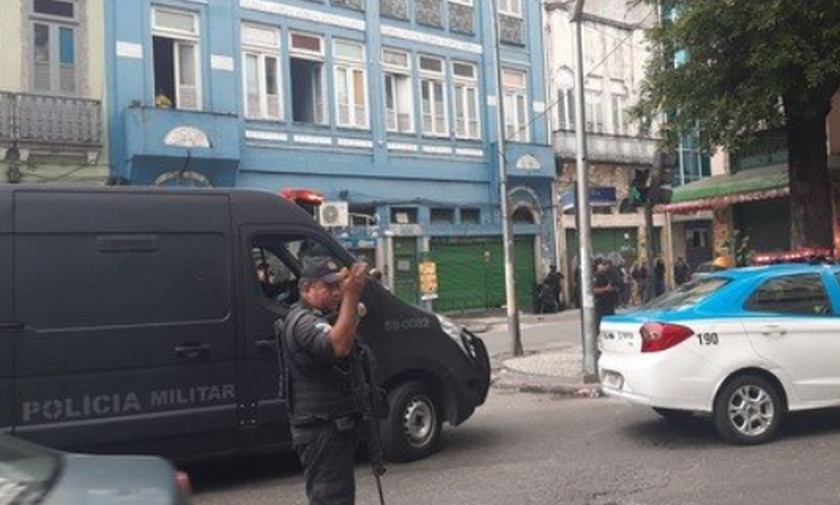 Συναγερμός στο Ρίο Ντε Τζανέιρο: Ένοπλος κρατάει ομήρους σε μπαρ
