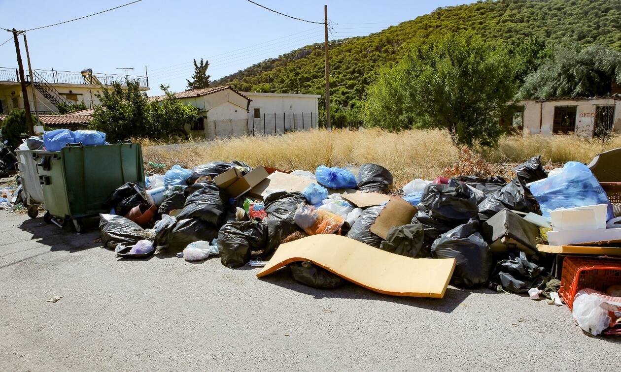 Ζάκυνθος: Σταμάτησε η αποκομιδή των σκουπιδιών - Σε «χωματερή» μετατρέπεται ξανά το νησί