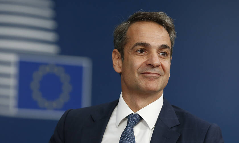 Mitsotakis meets with representatives of mobile telephony companies