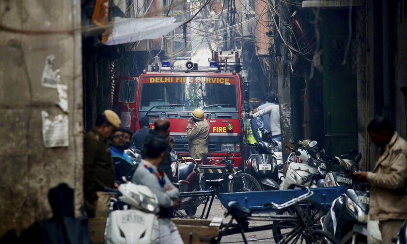 Ινδία: Δεκάδες νεκροί από πυρκαγιά σε εργοστάσιο στο Νέο Δελχί (video)