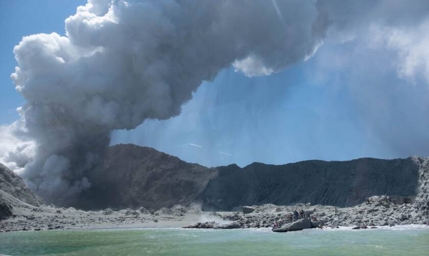 Νέα Ζηλανδία: «Όλοι στο νησί είναι νεκροί» - Ανατριχιαστικές μαρτυρίες για την έκρηξη του ηφαιστείου