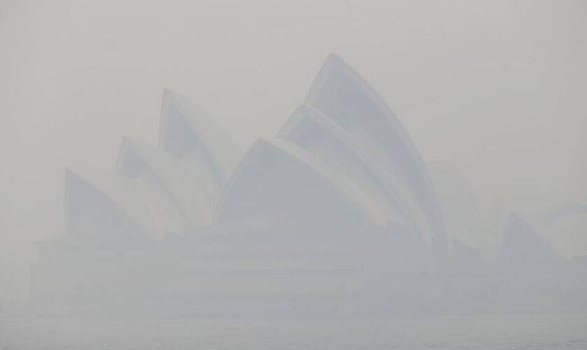 Στις φλόγες η Αυστραλία – Καπνός «κατάπιε» το Σίδνεϊ