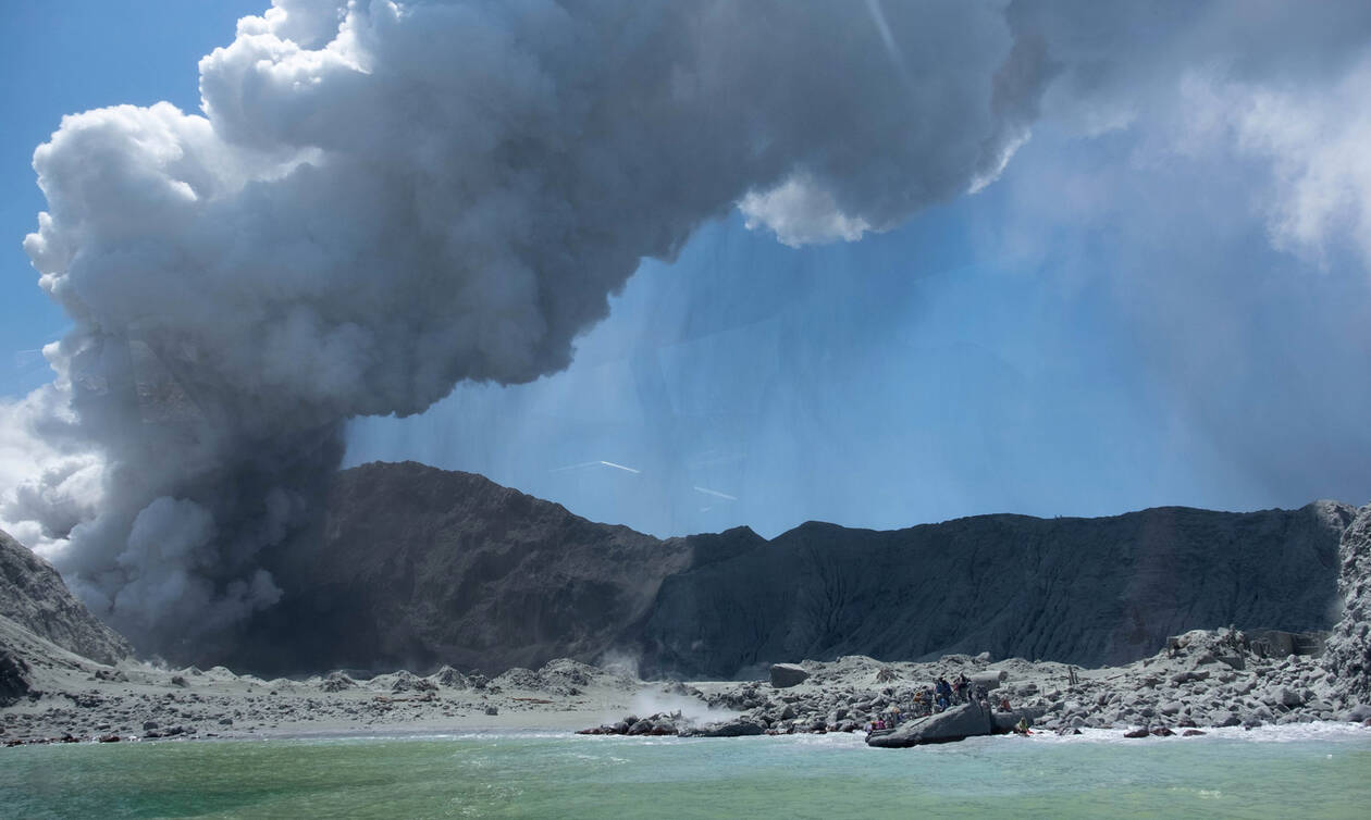 Νέα Ζηλανδία: Στους εννέα οι αγνοούμενοι - Πολύ πιθανή και νέα έκρηξη του ηφαιστείου (pics&vid)