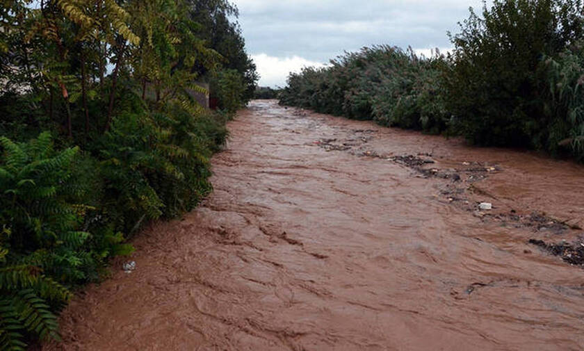 Συναγερμός στην Αχαΐα για υπερχείλιση του ποταμού Πείρου - Ανέβηκε επικίνδυνα η στάθμη του νερού