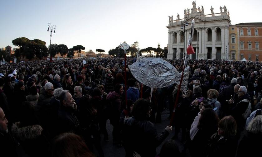 Ιταλία: Νέα μαζική κινητοποίηση του «κινήματος της σαρδέλας», στο κέντρο της Ρώμης