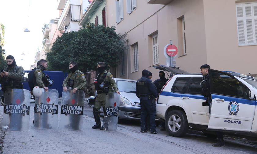 ΕΛ.ΑΣ.: Τα αδέλφια που συνελήφθησαν στο Κουκάκι συμμετείχαν στην κατάληψη - Πήγαν να αρπάξουν όπλο