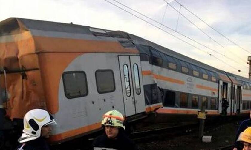 Σύγκρουση τρένων στο Βουκουρέστι - Τουλάχιστον 10 τραυματίες (vid)