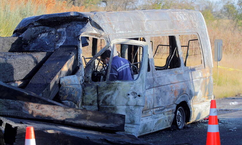 Τραγωδία στο Μεξικό: Σύγκρουση λεωφορείου με φορτηγό - Ξεκληρίστηκε οικογένεια, 14 νεκροί (pics)