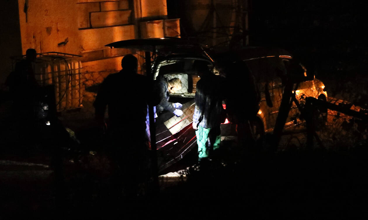 Τραγωδία στα Καλύβια: Τέσσερις νεκροί από αυτοσχέδιο μαγκάλι