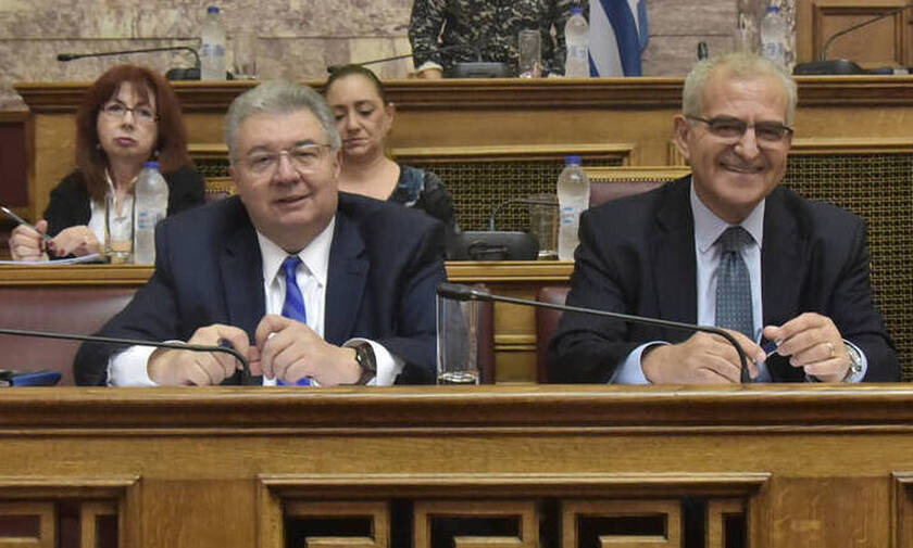Όλα για το πτυχίο: Συνεχής κόντρα κυβέρνησης - ΣΥΡΙΖΑ για τον Διαματάρη