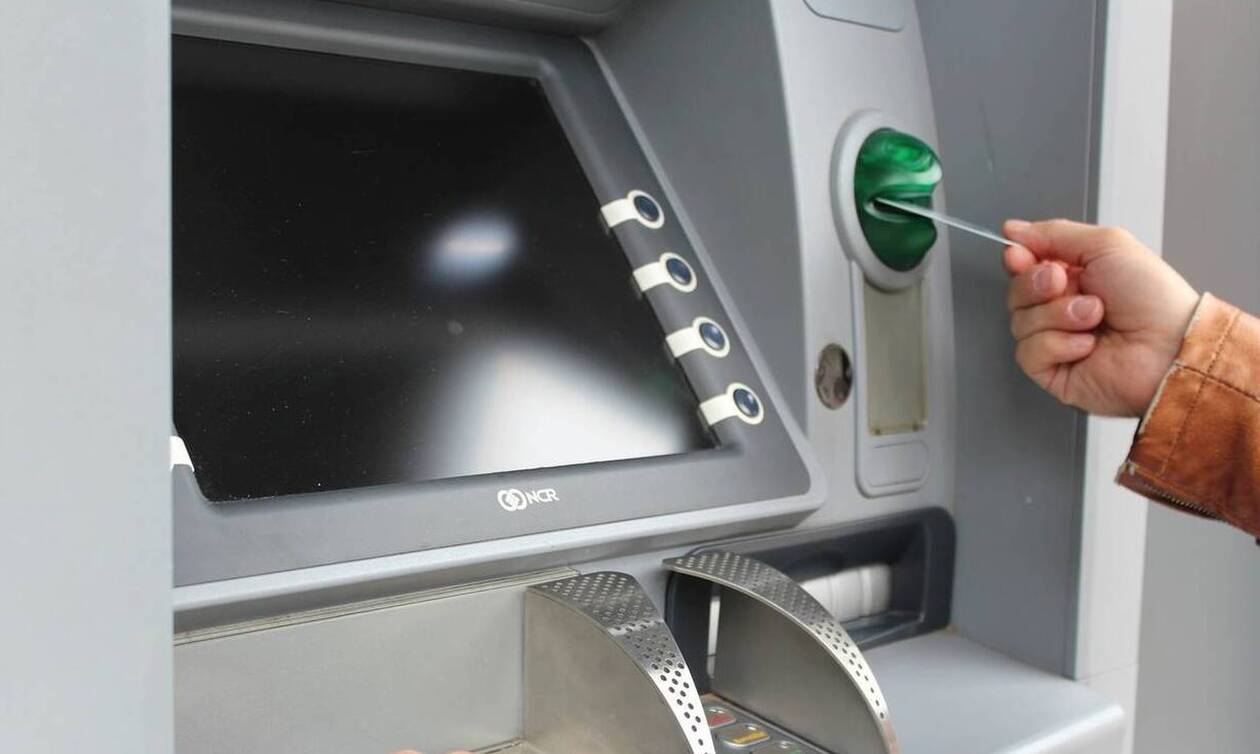 ΟΠΕΚΑ: «Γεμίζουν» τα ATM - Ποια επιδόματα πιστώνονται