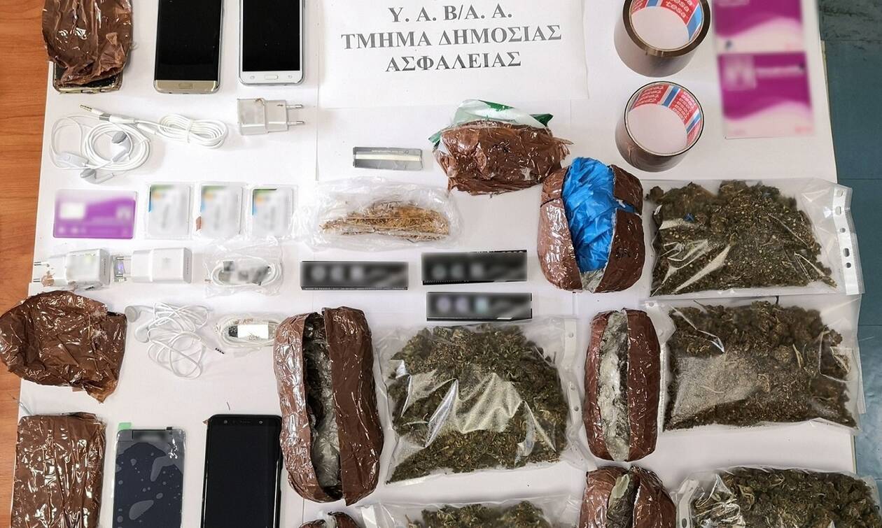 Φυλακές Αυλώνα: Συνελήφθη σωφρονιστικός υπάλληλος με ναρκωτικά και κινητά τηλέφωνα