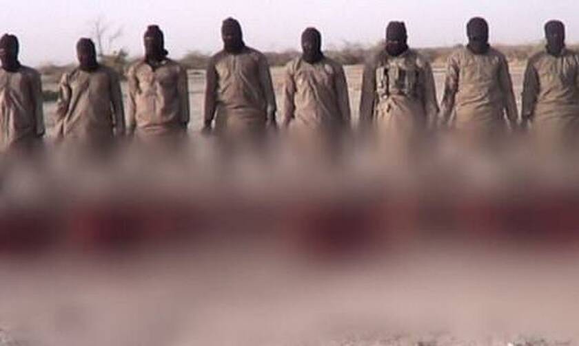 Βίντεο - σοκ με τη δολοφονία 11 χριστιανών έδωσε στη δημοσιότητα ο ISIS (pics)
