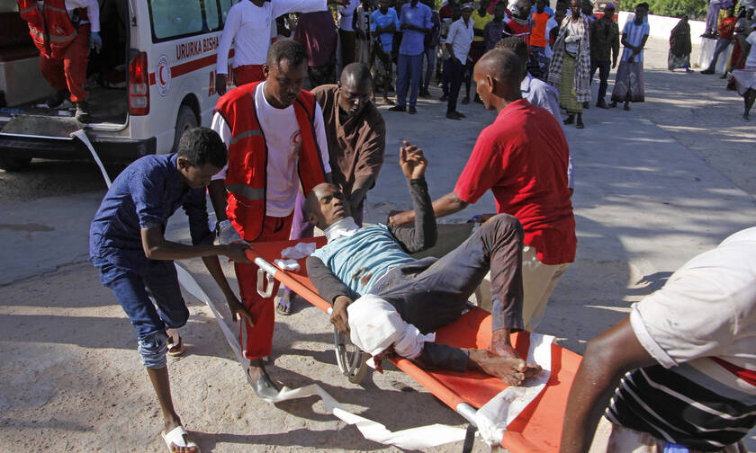 Rush hour car bomb kills many in Somali capital