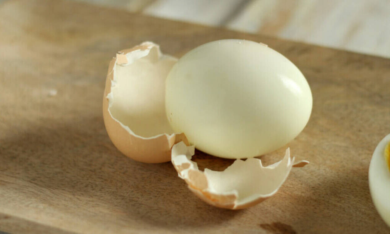 Το μεγάλο μυστικό για να καθαρίζεις εύκολα το αβγό σου