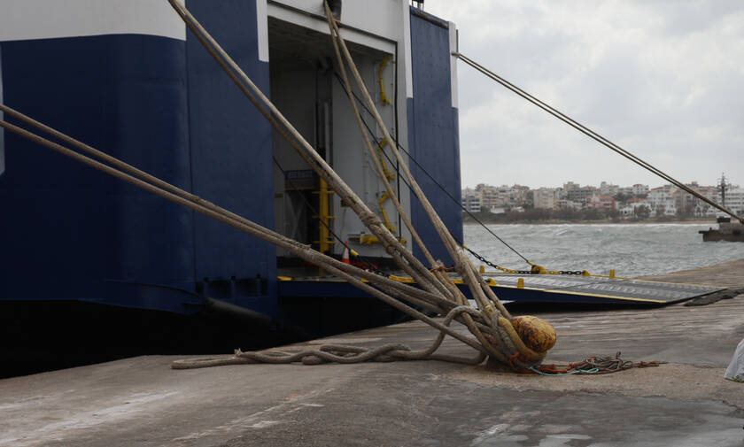 Απαγορευτικό απόπλου: Σε ποια λιμάνια είναι δεμένα τα πλοία λόγω της κακοκαιρίας