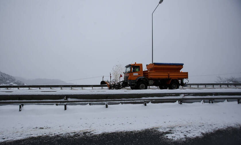 Penteli-Nea Makri road closed to traffic due to snowfall