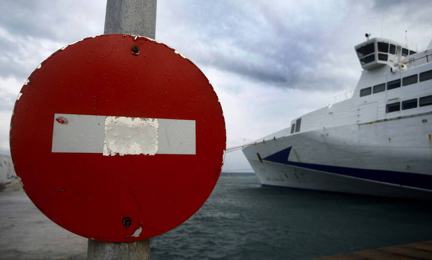 Ferries forbidden to set sail from Piraeus, Rafina and Lavrio