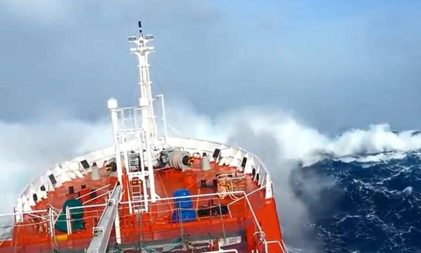Θρίλερ στο Μυρτώο πέλαγος: Αγωνία για 22 ναυτικούς ακυβέρνητου πλοίου - Μάχη με 10 μποφόρ
