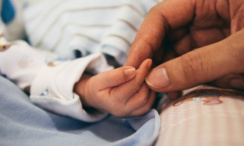 Επίδομα γέννας: Πότε θα το πάρουν οι δικαιούχοι - Πώς και πού θα κάνετε αίτηση 