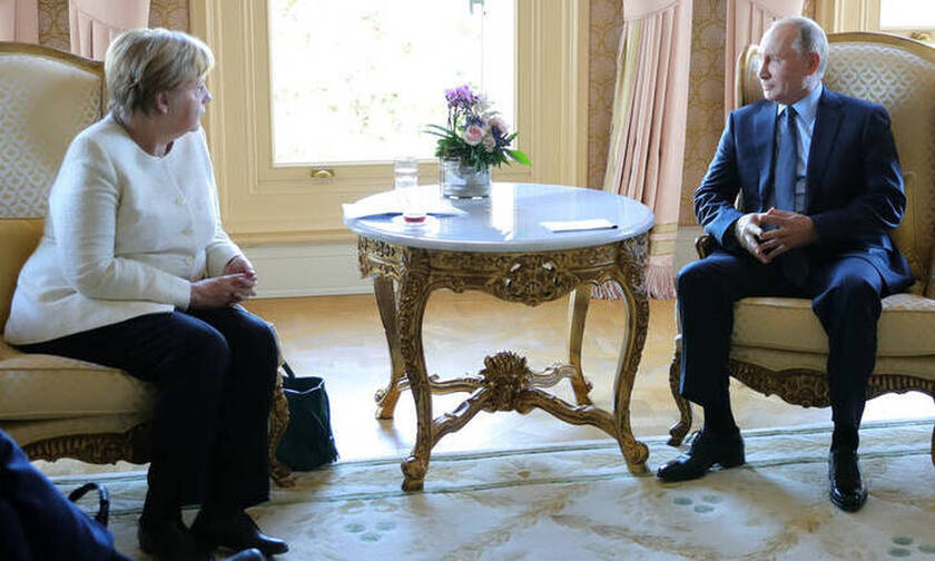 Συνάντηση Μέρκελ - Πούτιν: Ιράν, ΗΠΑ και Λιβύη στο «τραπέζι» των συζητήσεων